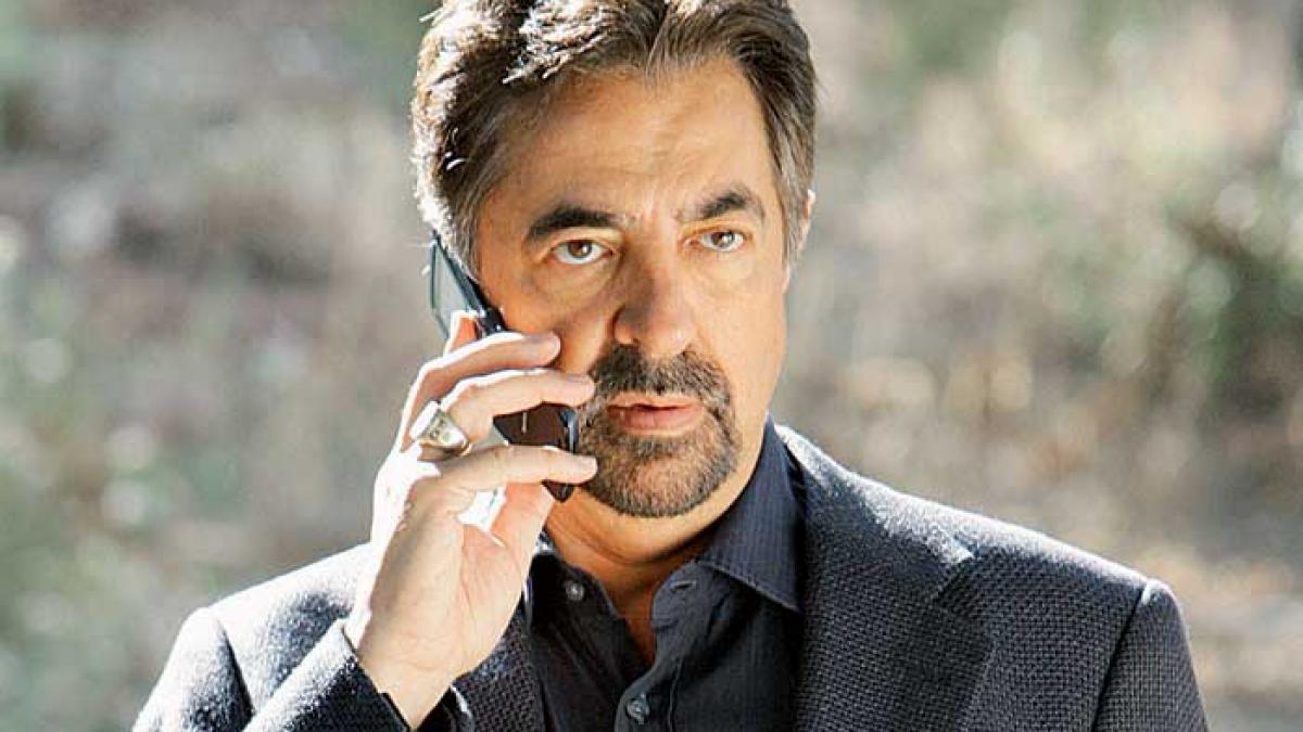 Joe Mantegna : Poliţist şi mafiot, da’ mişto de tot