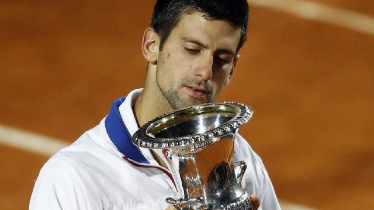 Djokovic l-a bătut din nou pe Nadal şi rămâne neînvins în 2011.