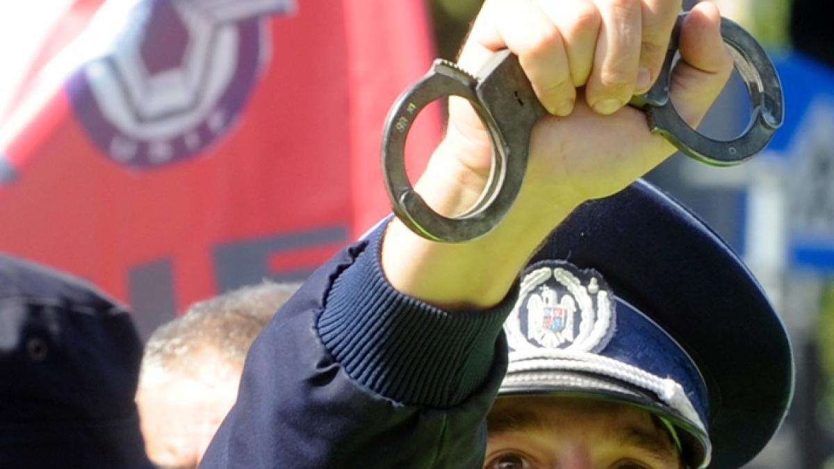 Poliţiştii protestează în Capitală.