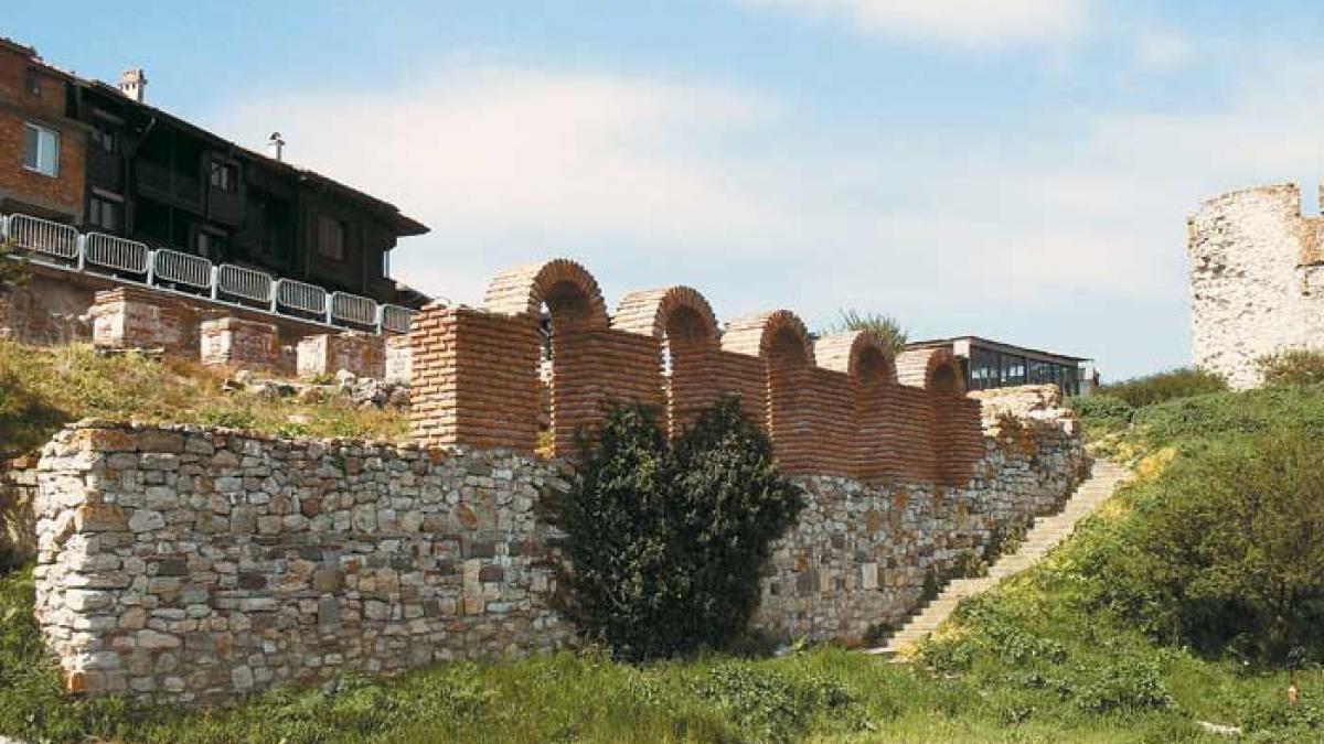 Nessebar sau câte o biserică la fiecare familie.
