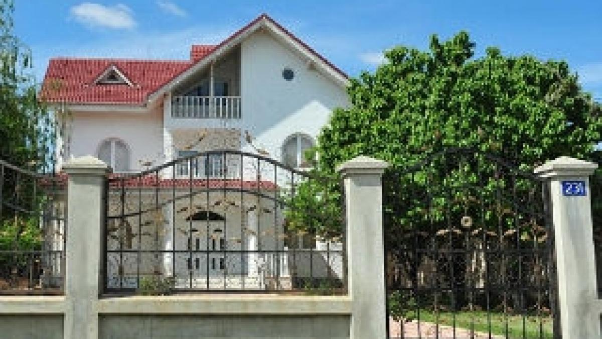 Daily Mail: “Ţăndărei, Beverly Hills-ul României”.