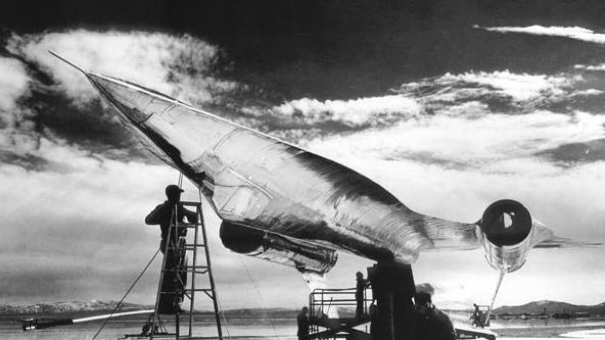 "AREA 51": Imagini declasificate cu cel mai secret loc de pe Pământ!.
