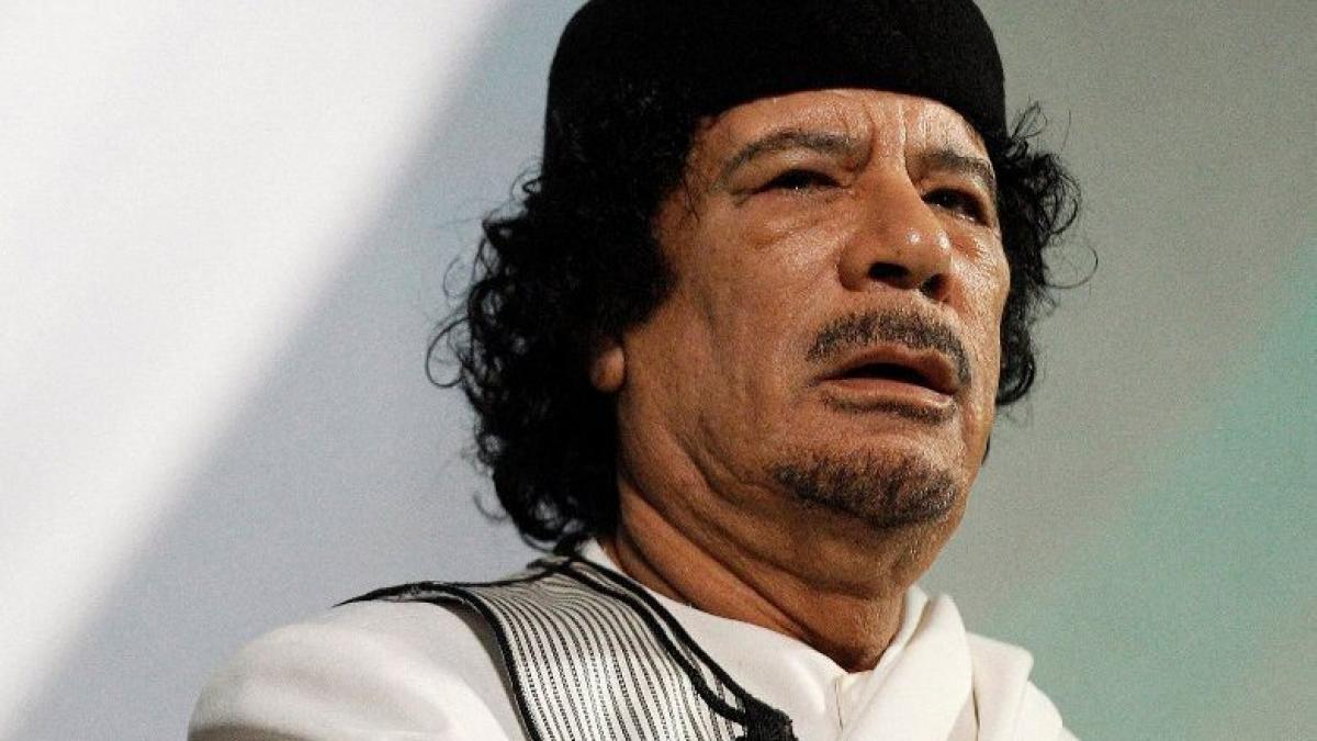 Gaddafi, sfătuit de americani să părăsească Libia.