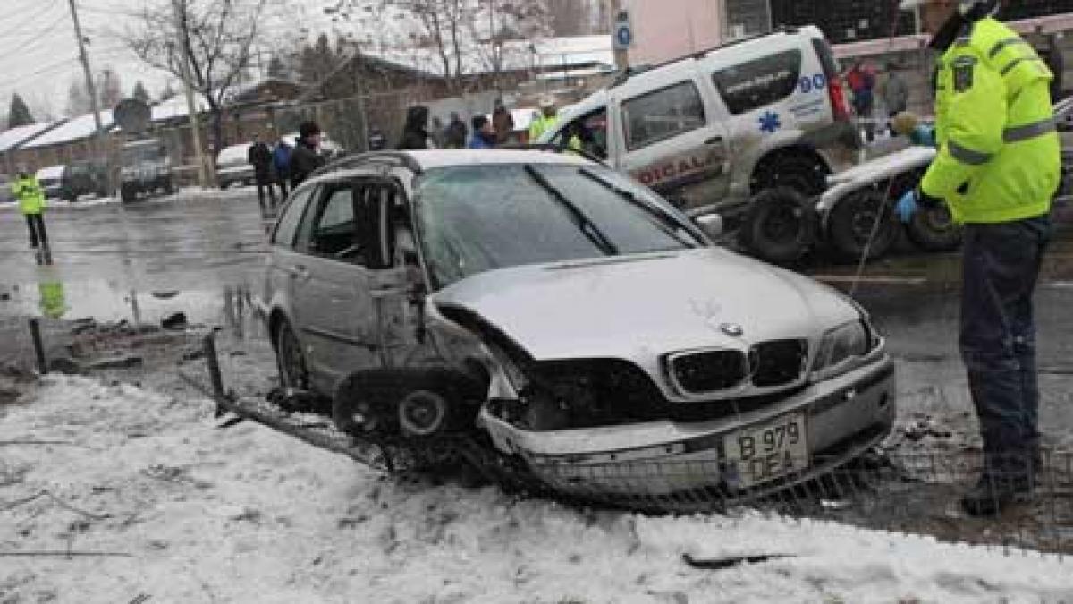 Cazul "Ambulanţa morţii", blocat la expertiza tehnică auto.