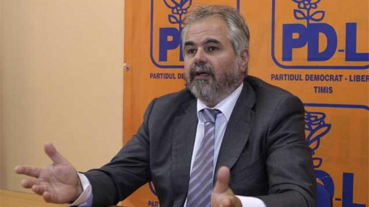 Ostaficiuc, teren de 800 mp cadou pentru firma soţiei.