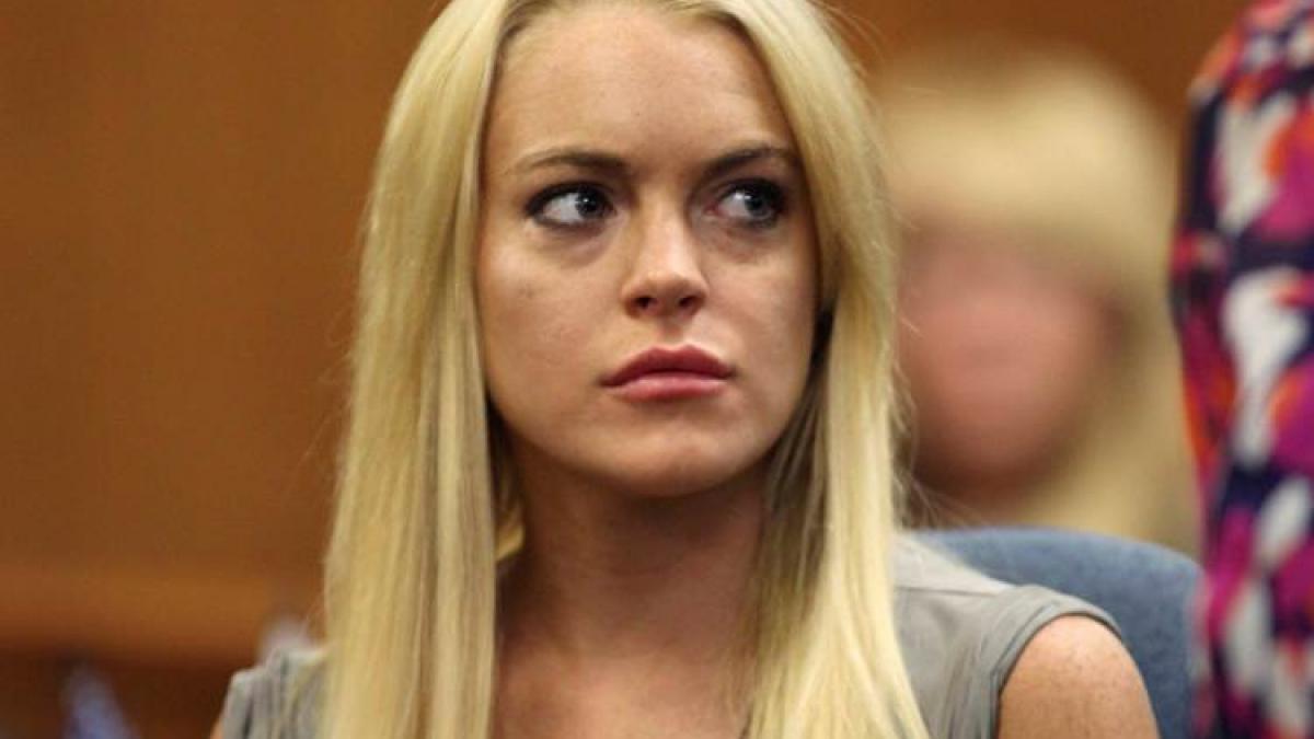Lindsay Lohan, arestată la domiciliu.