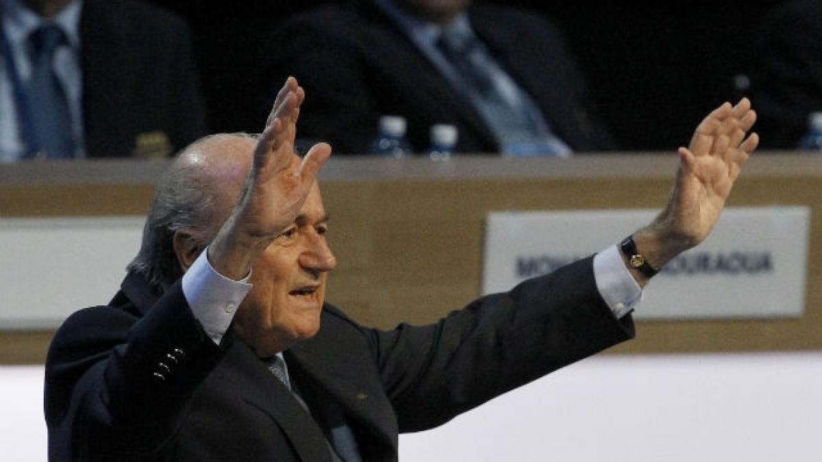 Sepp Blatter, reales preşedinte al FIFA pentru încă patru ani.