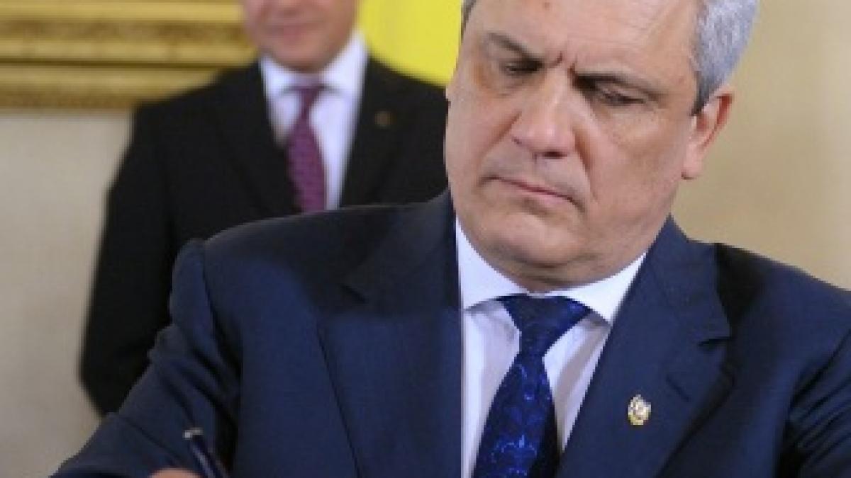 "Reformă" marca Ariton: Angajaţii IPCUP Ploieşti nu şi-au mai luat integral salariile de 10 luni.