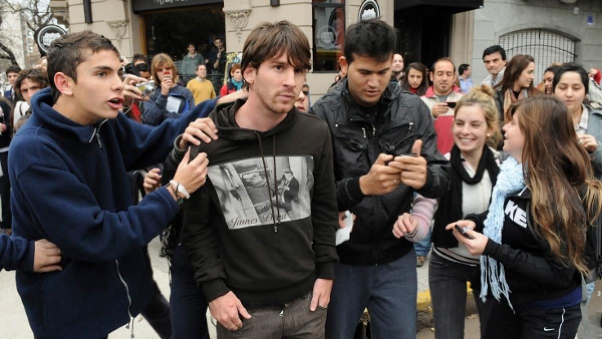 Messi, la un pas de a fi agresat de un fan: "Sunt bine, nu m-a atins!".
