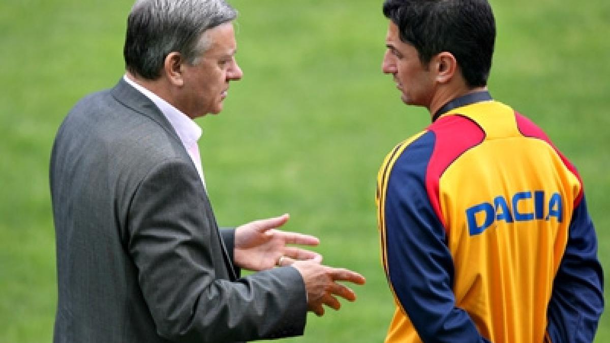 Răzvan Lucescu rămâne şi va conduce naţionala în turneul sud-american!.