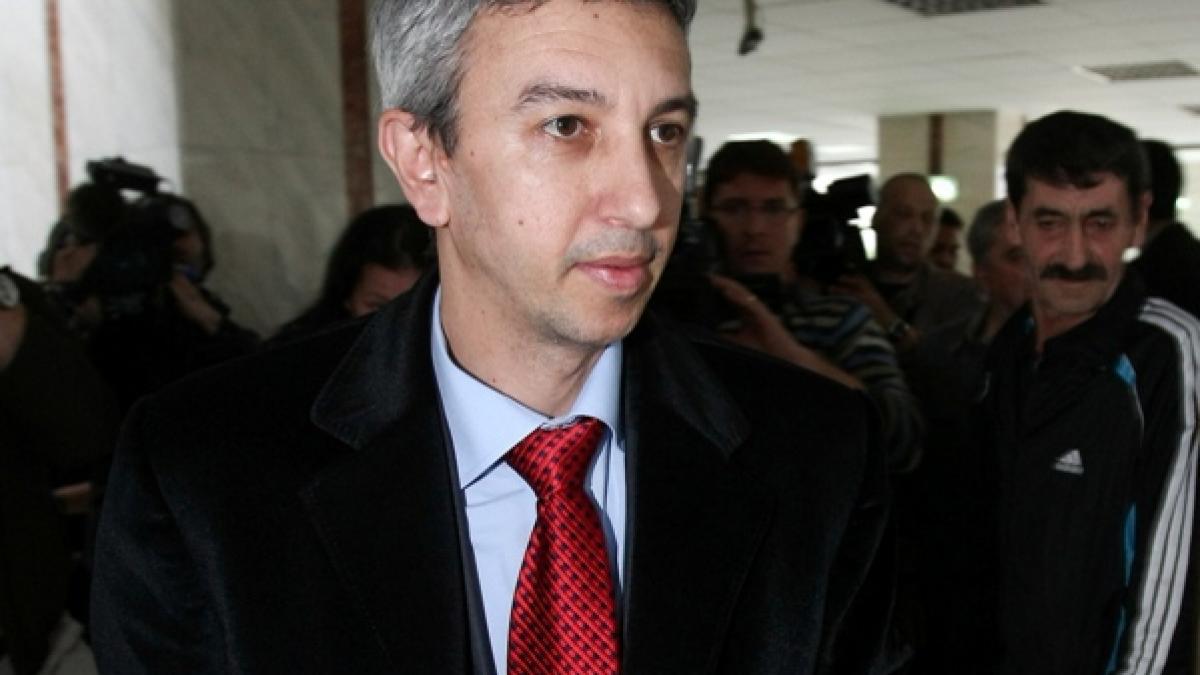 Partidul lui Dan Diaconescu, din nou pe făraş.