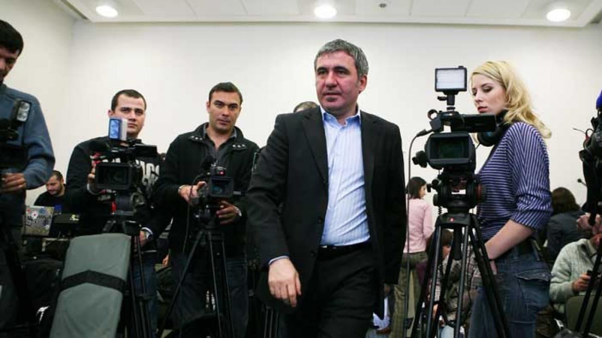 Hagi nu vrea să preia acum.