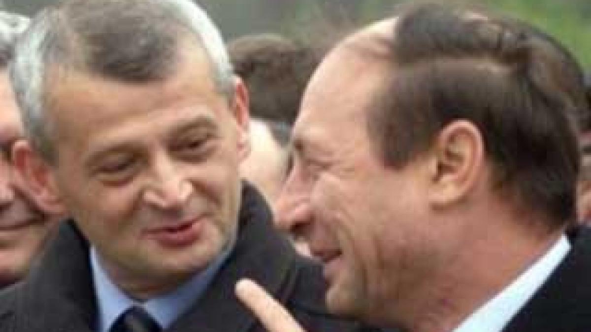Băsescu anulează referendumul.