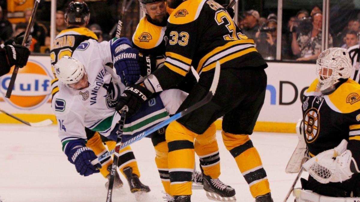 Finala NHL, meciul 6: Boston câştigă şi duce finala în "decisiv".
