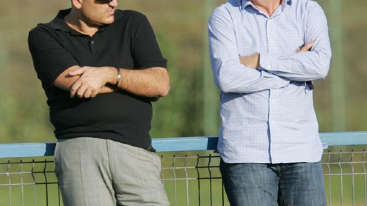 Scandal cât casa la Craiova: Silvian Cristescu susţine că a fost ameninţat de Adrian Mititelu.