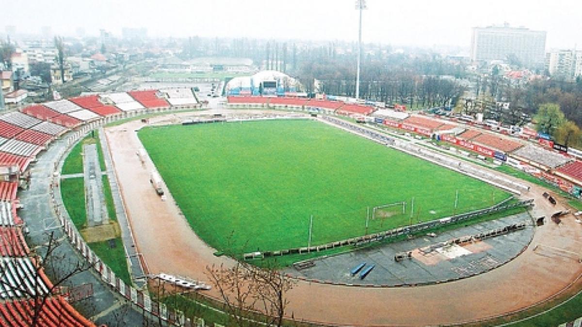 Steaua şi Dinamo au terenurile suspendate câte două etape.