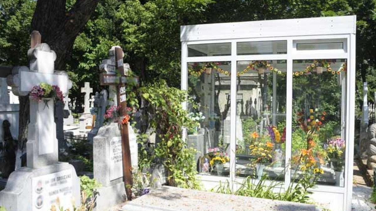 De luni, în Jurnalul Naţional, campania: Kitsch-ul în lumea celor sfinte