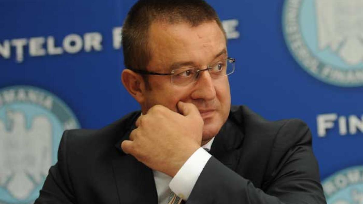 Scandal la ANAF: 75% din angajaţii de la Fisc au primit preaviz. Sindicatele atacă ordinul în instanţă