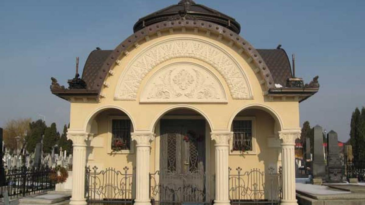 Faraoni de termopan cu mult aur la-ngropăciune