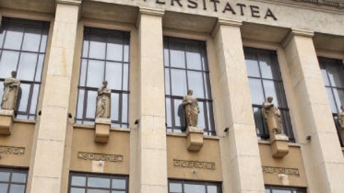 Locurile cu taxă la universităţile de stat, eliminate