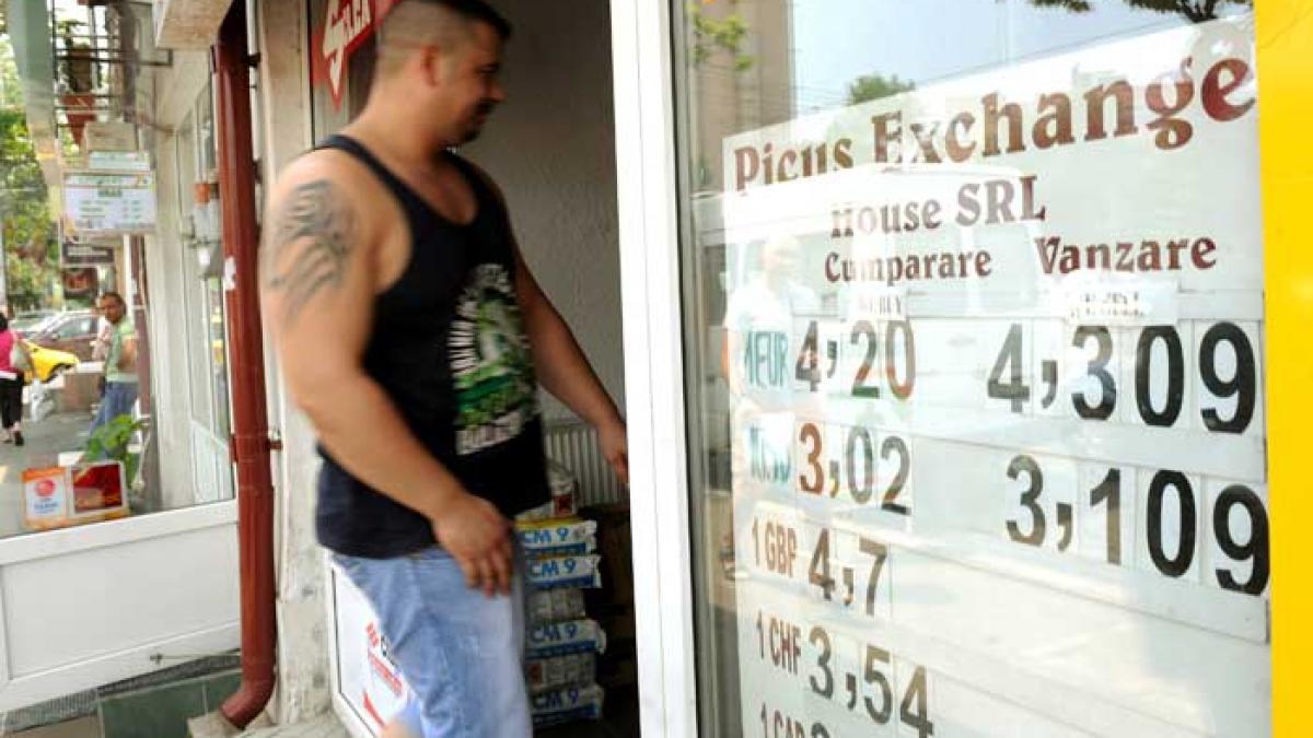 Criza din Italia zdruncină puternic leul şi zona euro