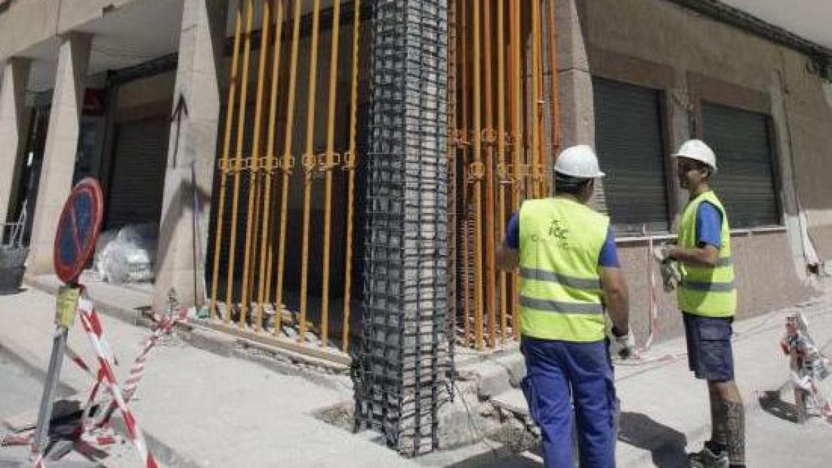 El Pais: Autorităţile spaniole vor cere din nou permise de muncă românilor
