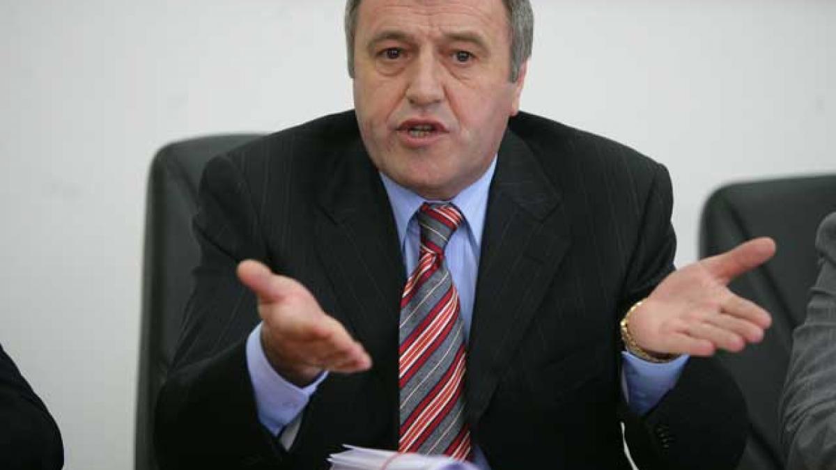 100 de pagini pentru moşia şi conturile lui Constanda