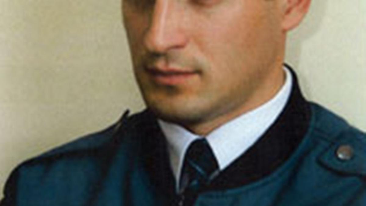 Poliţistul grav rănit la datorie a fost operat cu succes, dar are încă nevoie de ajutor