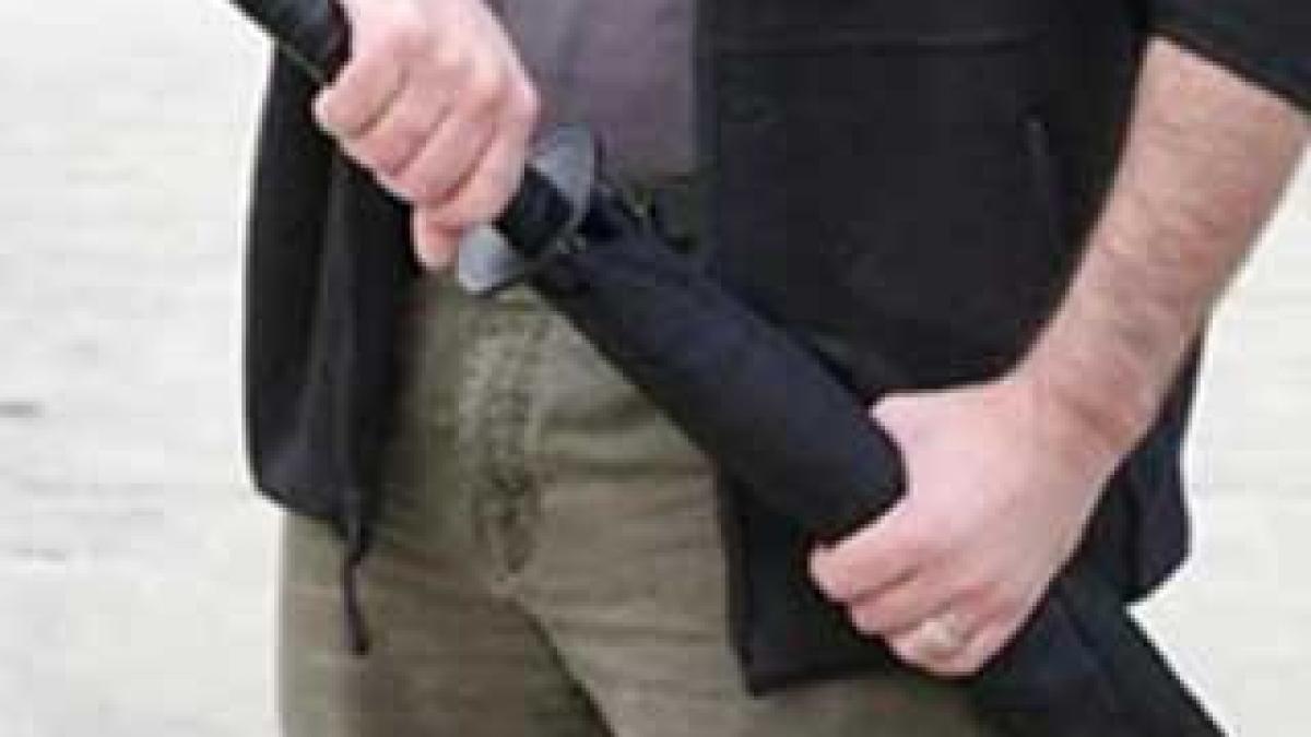 Un şomer bulgar a atacat o bancă înarmat cu o sabie de samurai