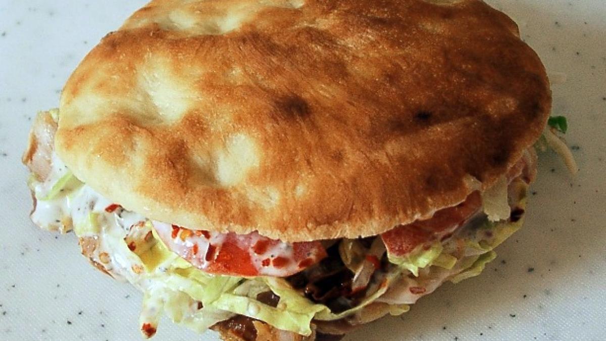 Pizza da, kebab ba! Măsură inedită luată de un primar din Italia