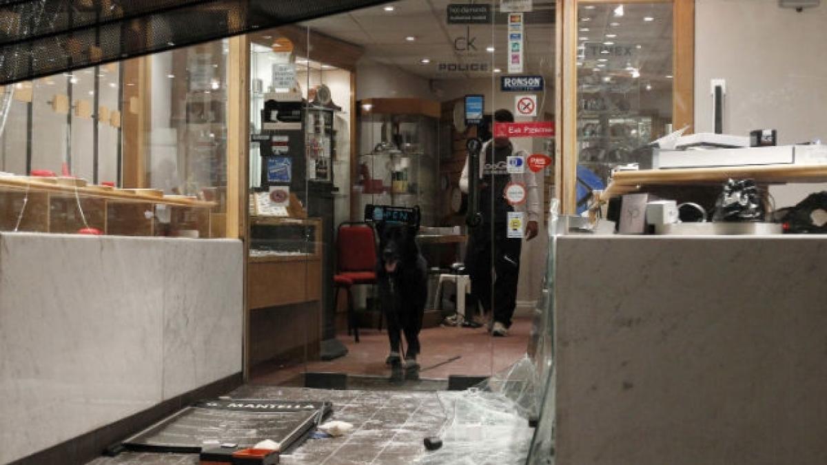 Violenţele au continuat în cartierul londonez Tottenham - video
