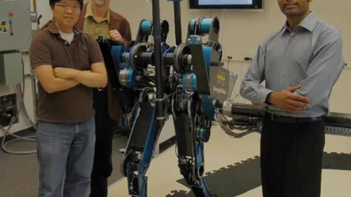 Record de viteză pentru un robot biped. Vezi cum se mişcă şi cât de repede aleargă (Video)