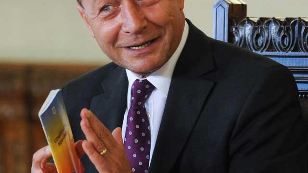 Băsescu siluieşte Constituţia ca să îngroape USL