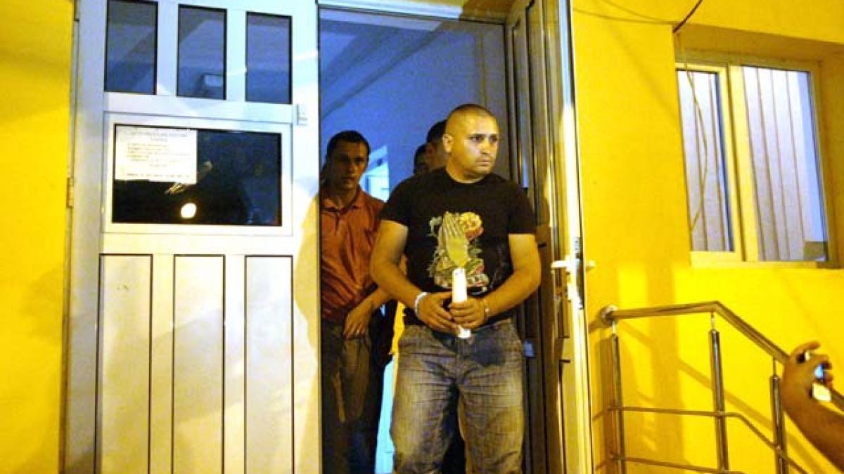Bărbatul rănit în scandalul din Deta şi reţinut ulterior a fost arestat preventiv