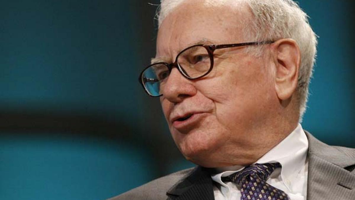 Warren Buffett va băga cinci miliarde de dolari în Bank of America. Ideea i-a venit când făcea baie