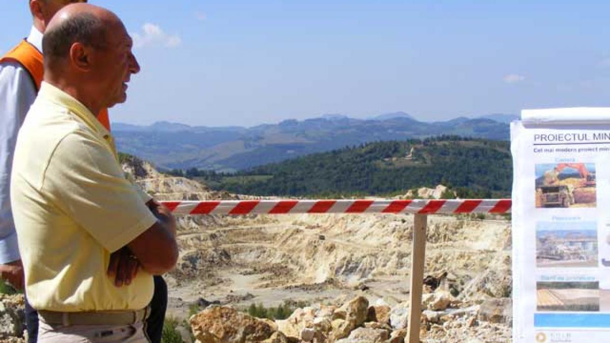 Traian Băsescu încinge spiritele la Roşia Montană