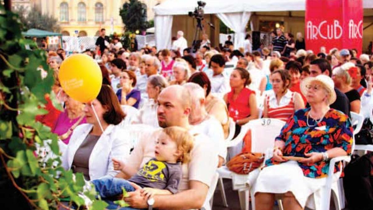 Festivalul din piaţă