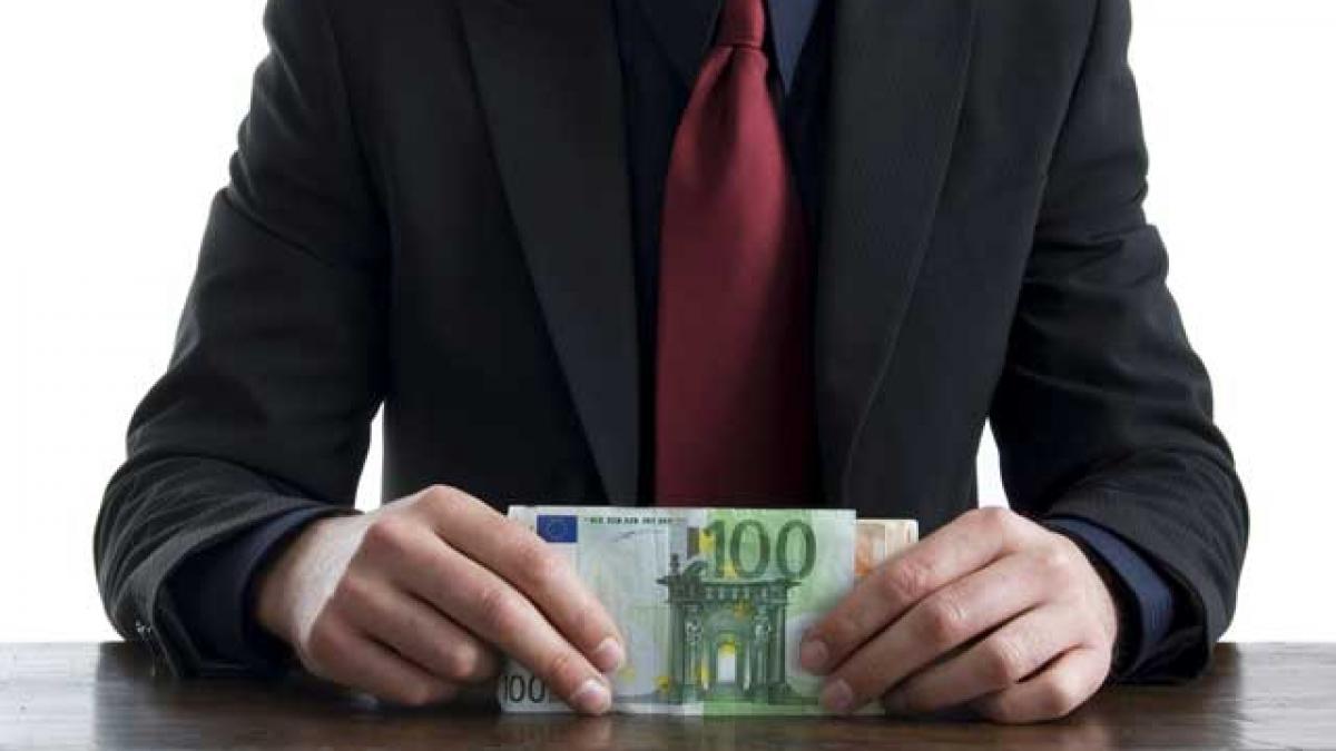 România, scufundată în datorii şi sărăcie