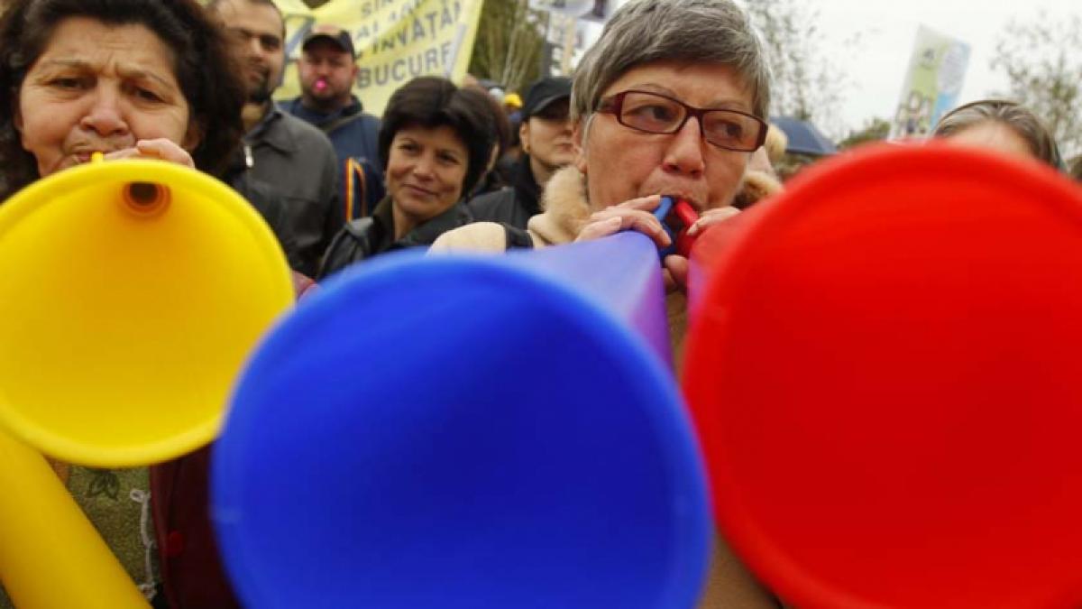 Confederaţiile sindicale se suspendă din toate comisiile de dialog social şi din CES