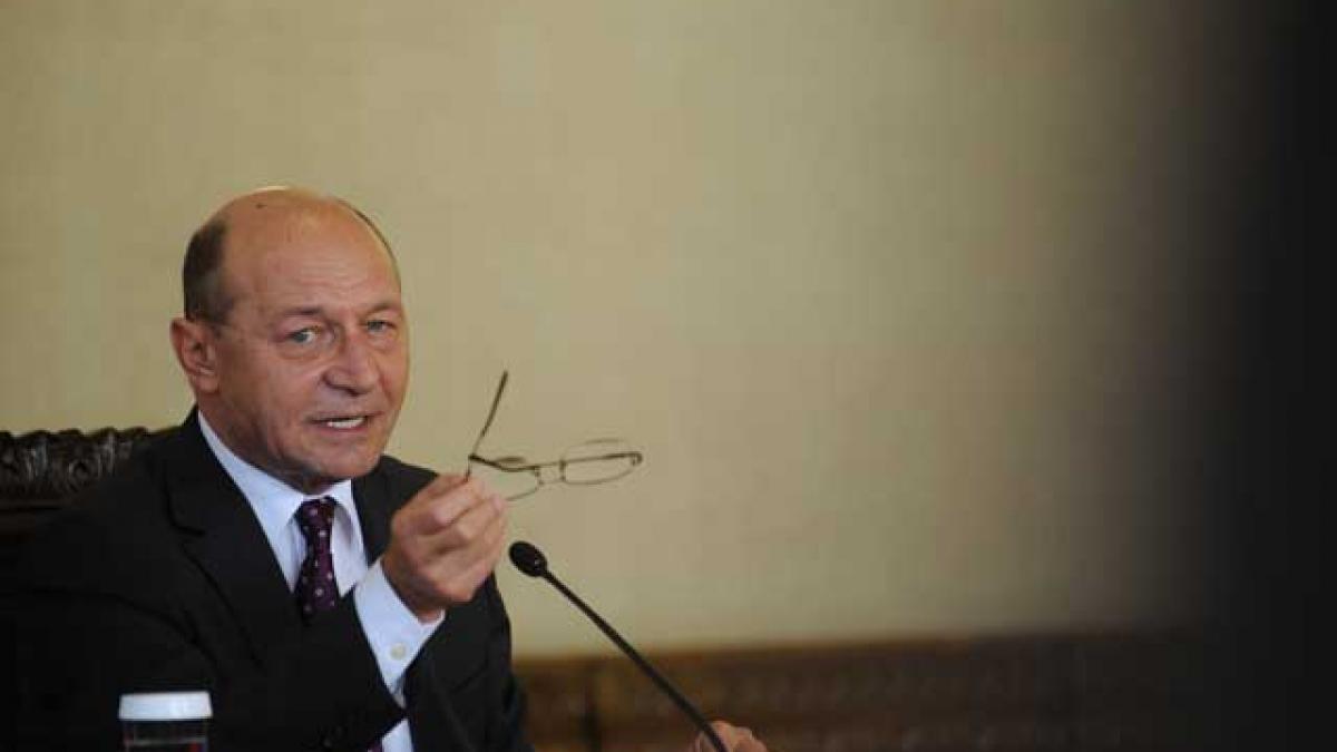 "Băsescu, specializat în condamnări"