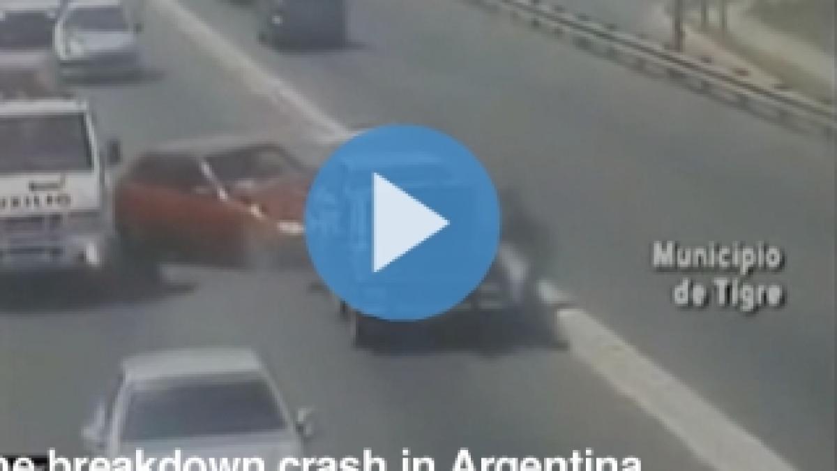 Spectaculos accident pe o autostradă din Argentina (VIDEO)