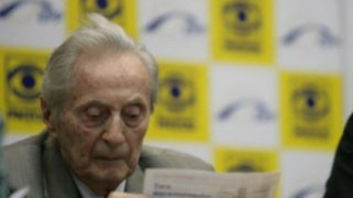 Ion Diaconescu a fost internat de urgenţă