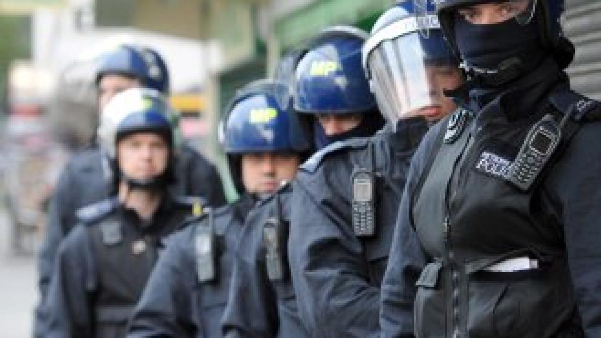 Nouă români arestaţi în Irlanda pentru jafuri de peste 200 de mii de euro