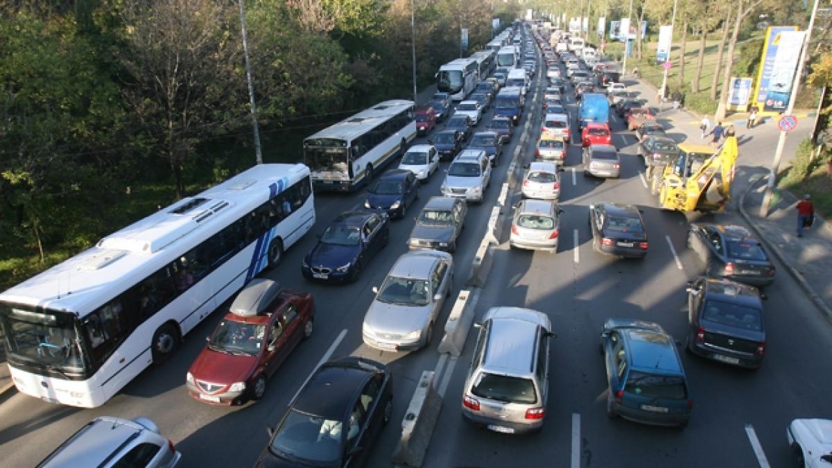 Află ce condiţii trebuie să îndeplinească examinatorii care vor verifica participanţii la proba practică a examenului auto