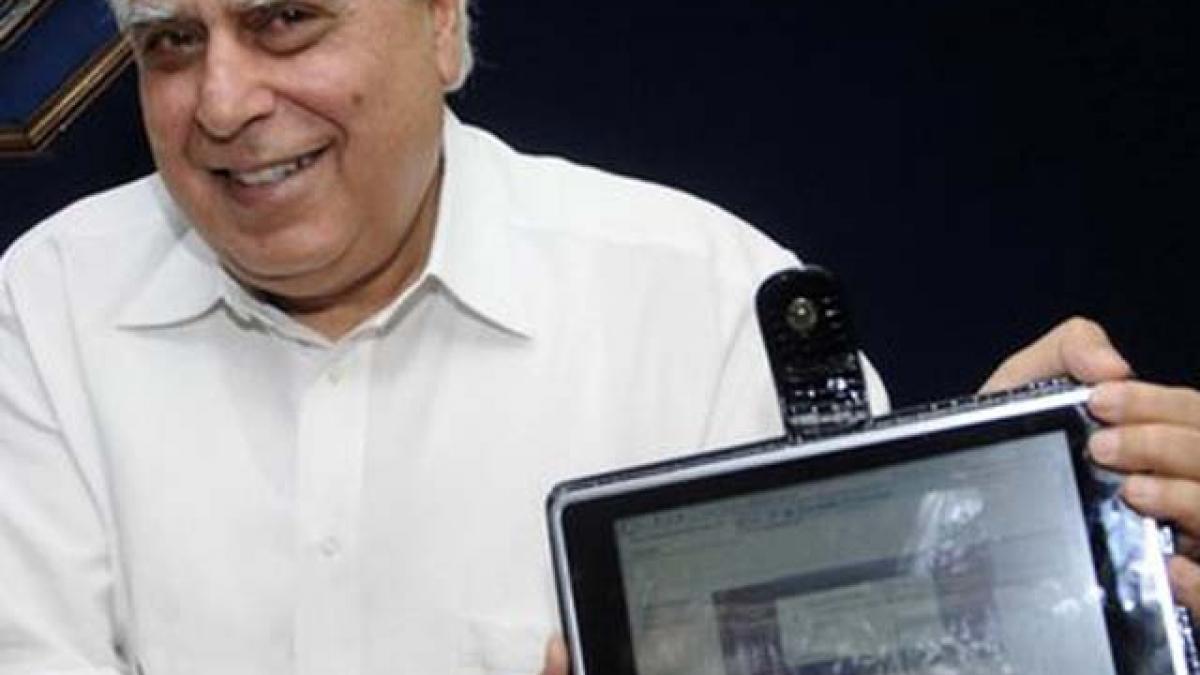 India a lansat tableta PC de 35 de dolari! (VIDEO)