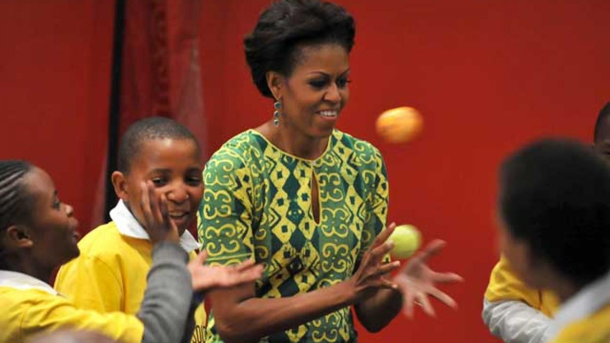 Royal Navy a pus tunurile pe Michelle Obama