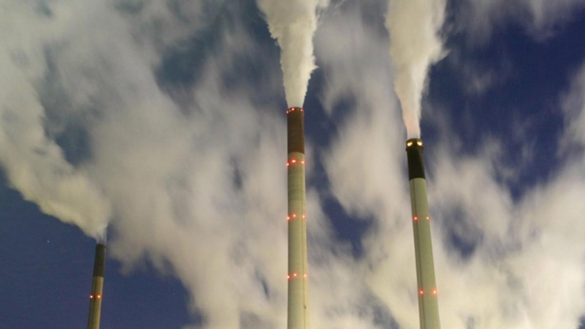 FMI cere privatizări grele în energie