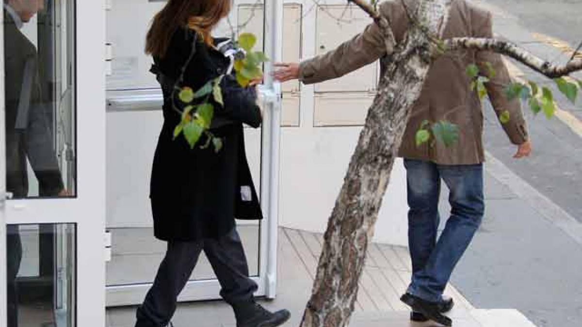 Primele imagini cu fetiţa cuplului Carla Bruni-Nicolas Sarkozy (VIDEO)