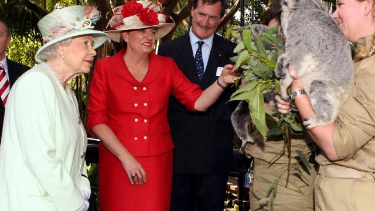 Un australian şi-a dat jos pantalonii în faţa Reginei Marii Britanii