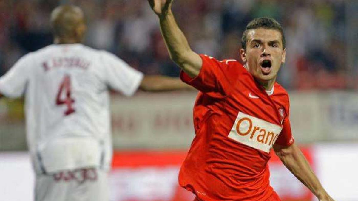 Dinamo, în sferturi